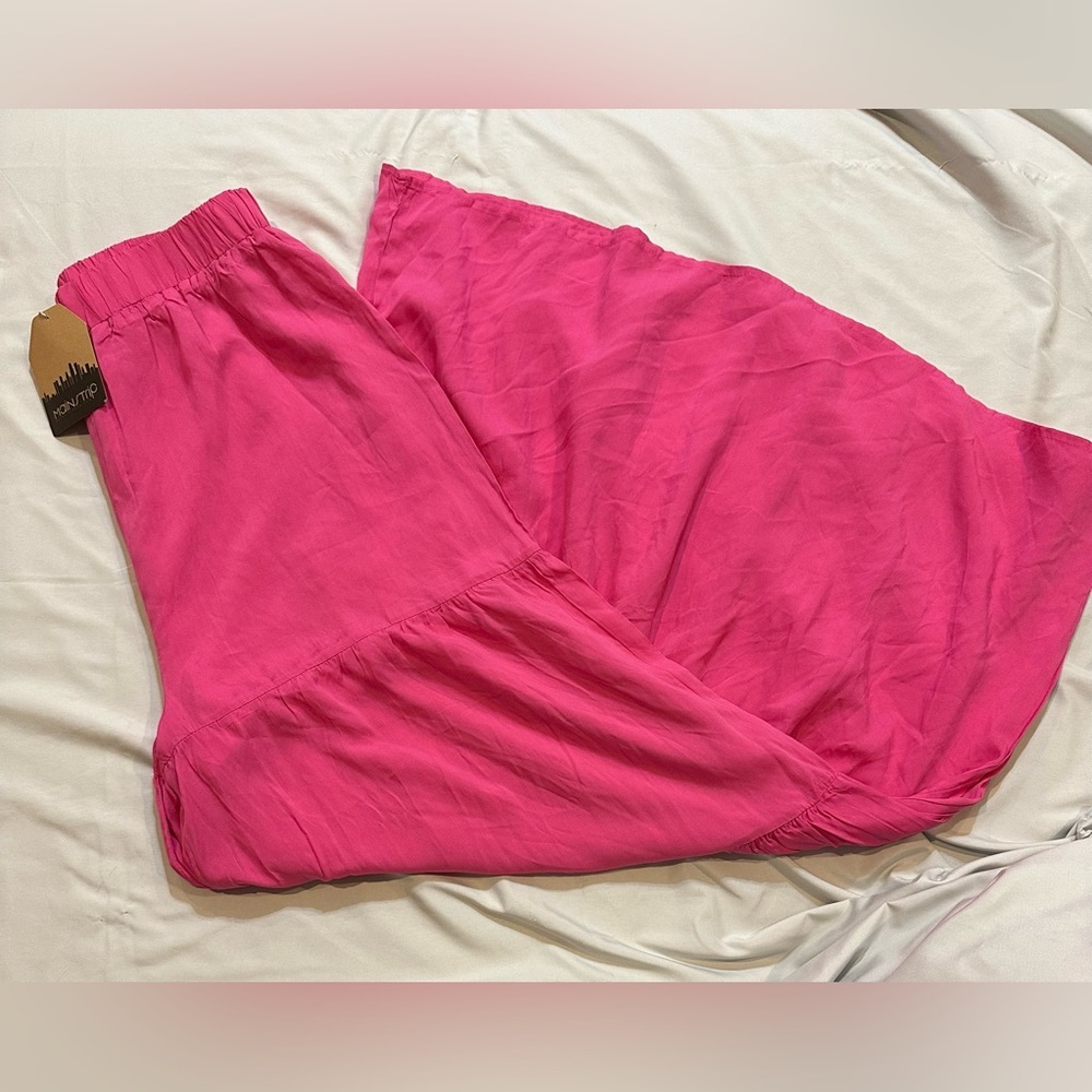 Main Strip Fuchsia Tiered Wide Leg Pants - Picture 6 of 11